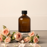 Skin Generics Revitalizing Toner 7,5% - Ginseng roses lifestyle image